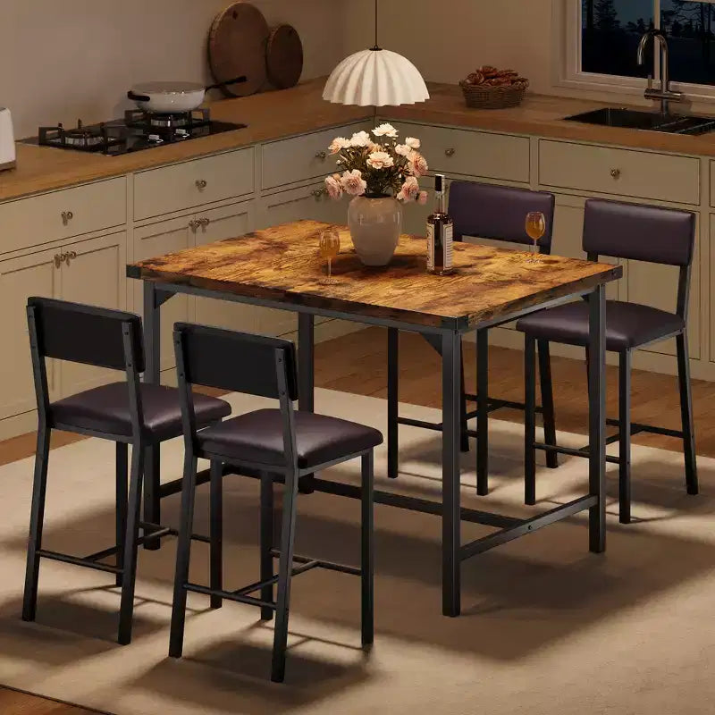 Table et chaises pour quatre personnes ; repose-pieds ; table de bar