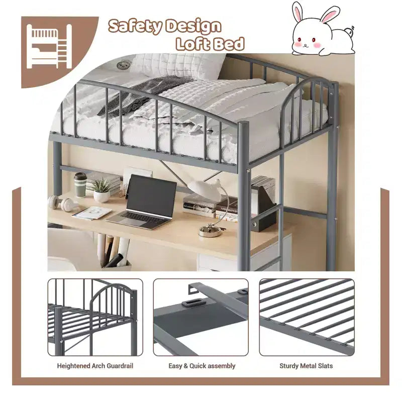 Lit mezzanine double avec cadre métallique robuste ; barrières de sécurité cintrées et échelle de sécurité.