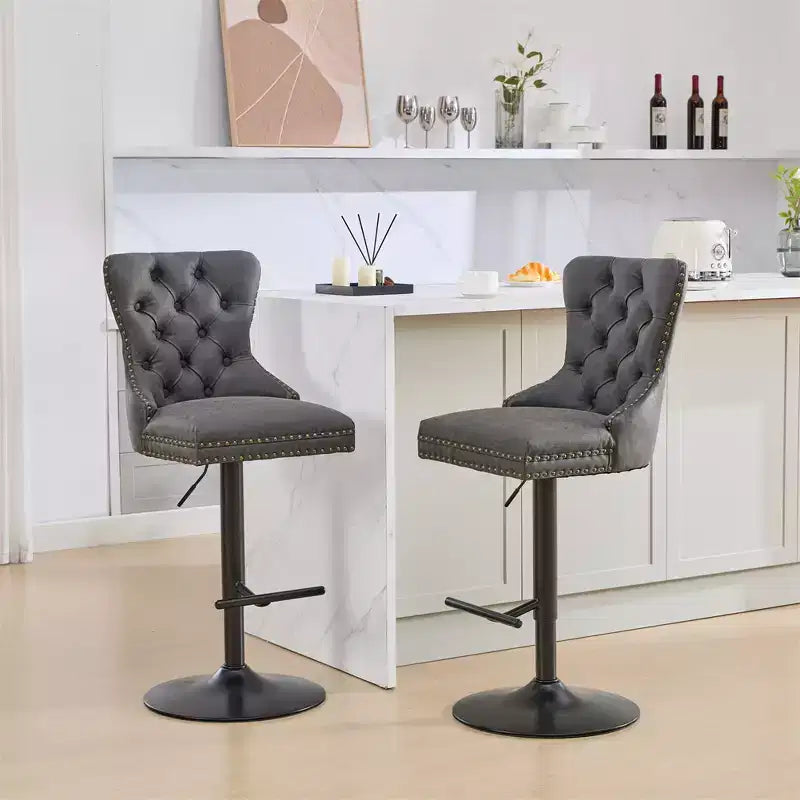 Tabouret de bar pivotant et rembourré de style moderne avec dossier capitonné