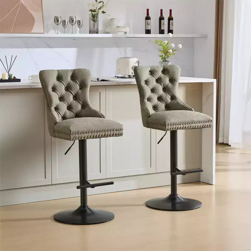 Tabouret de bar pivotant et rembourré de style moderne avec dossier capitonné