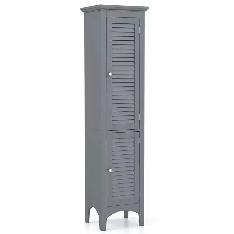 Meuble-lavabo de salle de bain avec deux portes persiennes et des étagères réglables.