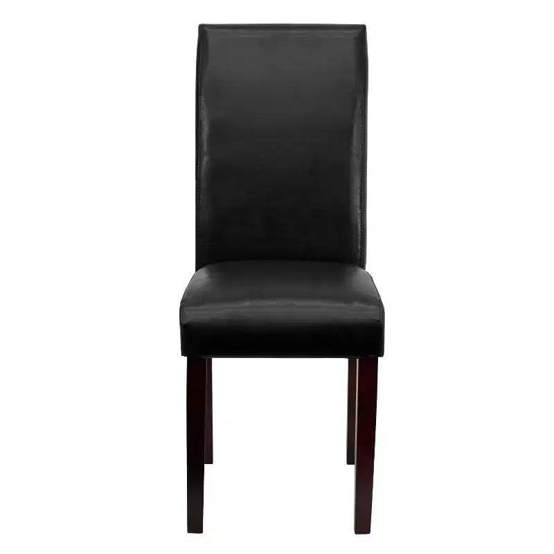 Chaise de prédicateur à dossier en similicuir noir, convenant aux cuisines, salles à manger et autres espaces similaires.